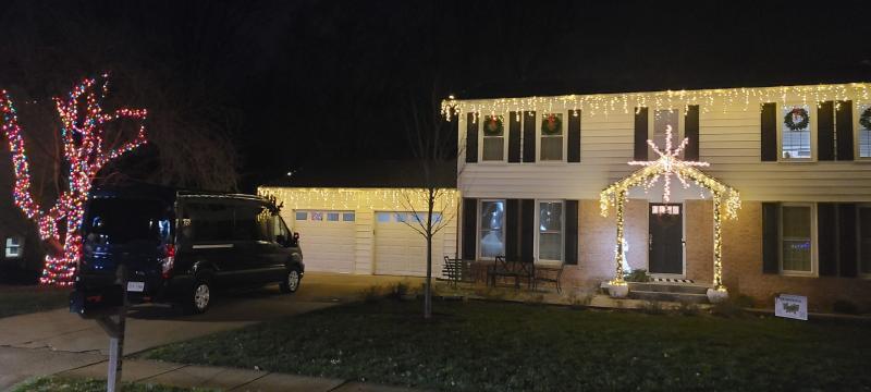 HolidayDecoratingContest_2022_Traditional