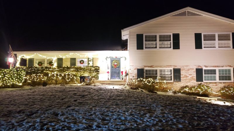 HolidayDecoratingContest_2025_Traditional_1